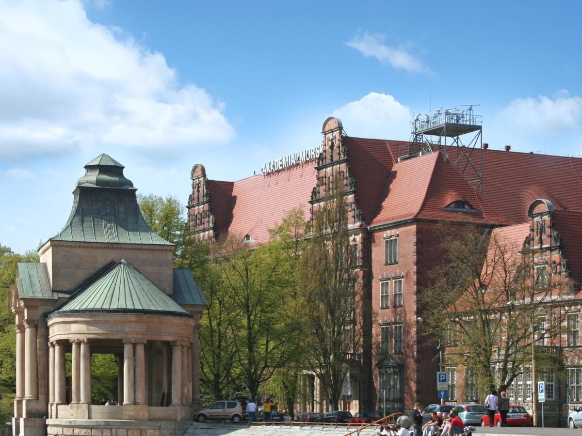 Studencki Dom Marynarza Pasat Vandrerhjem Szczecin Eksteriør bilde